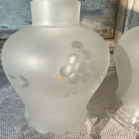 Vintage ornate grape light glass globes - Picture 6 of 12